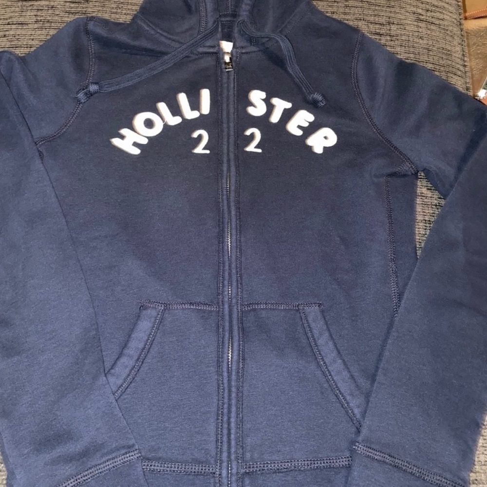 Hollister full size size